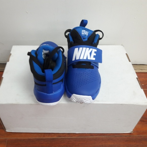 Nike - Picture 3 of 3